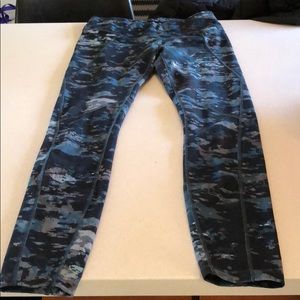 North face athletic pants - size M